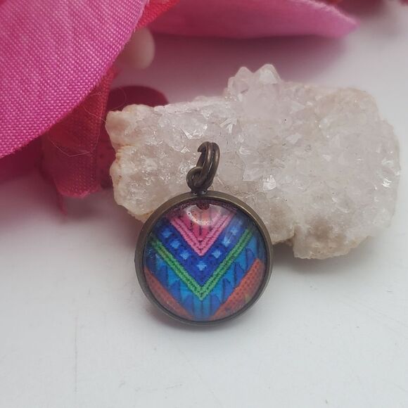 1980s patterned quilt necklace‎ pendant - Picture 1 of 2